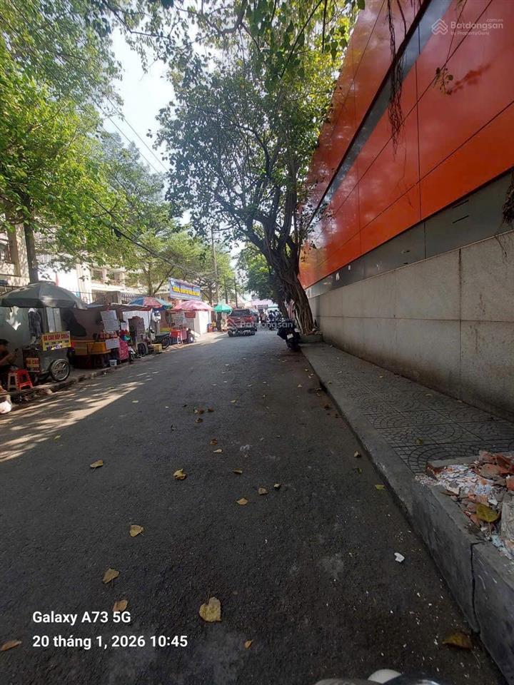 Đất hiếm , ngay đại học văn lang , xây căn hộ dịch vụ cực tốt