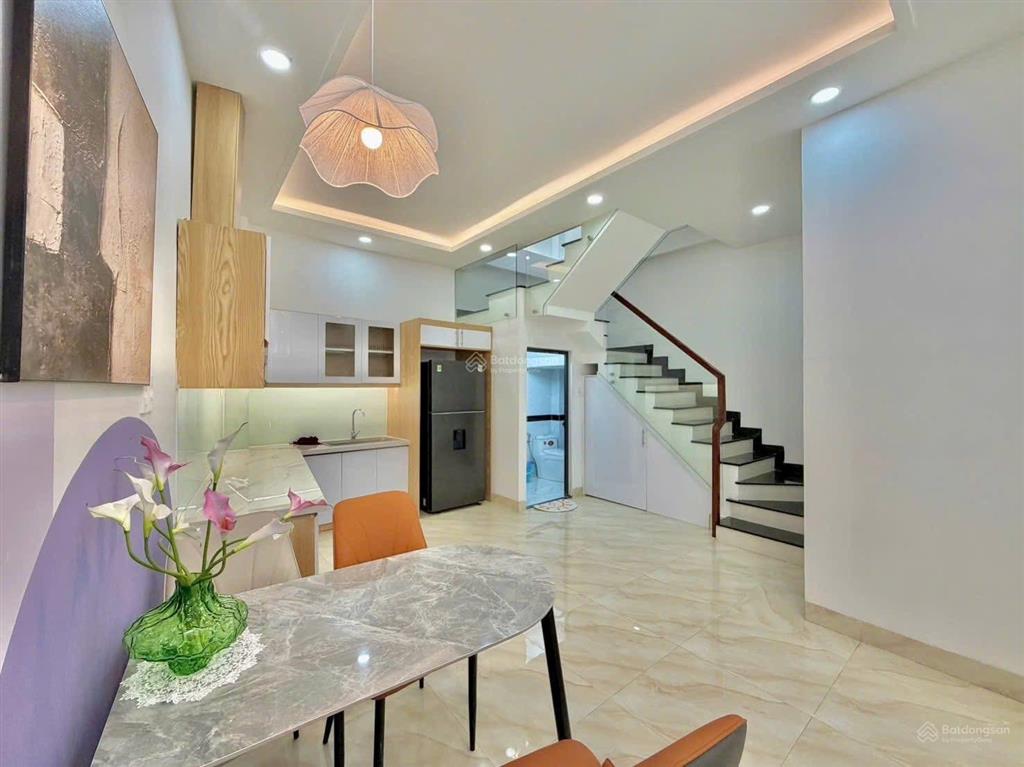 Bán nhà đẹp khu dân trí cao đường lê văn sỹ quận 3 khu vực đáng sống