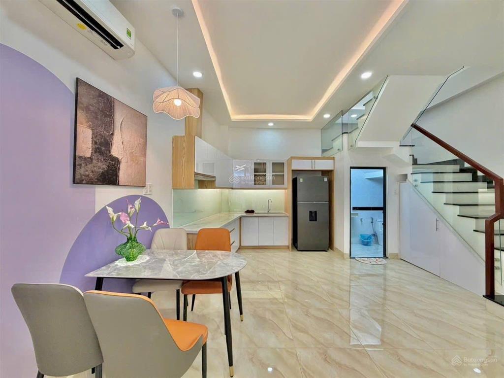 Bán nhà đẹp khu dân trí cao đường lê văn sỹ quận 3 khu vực đáng sống
