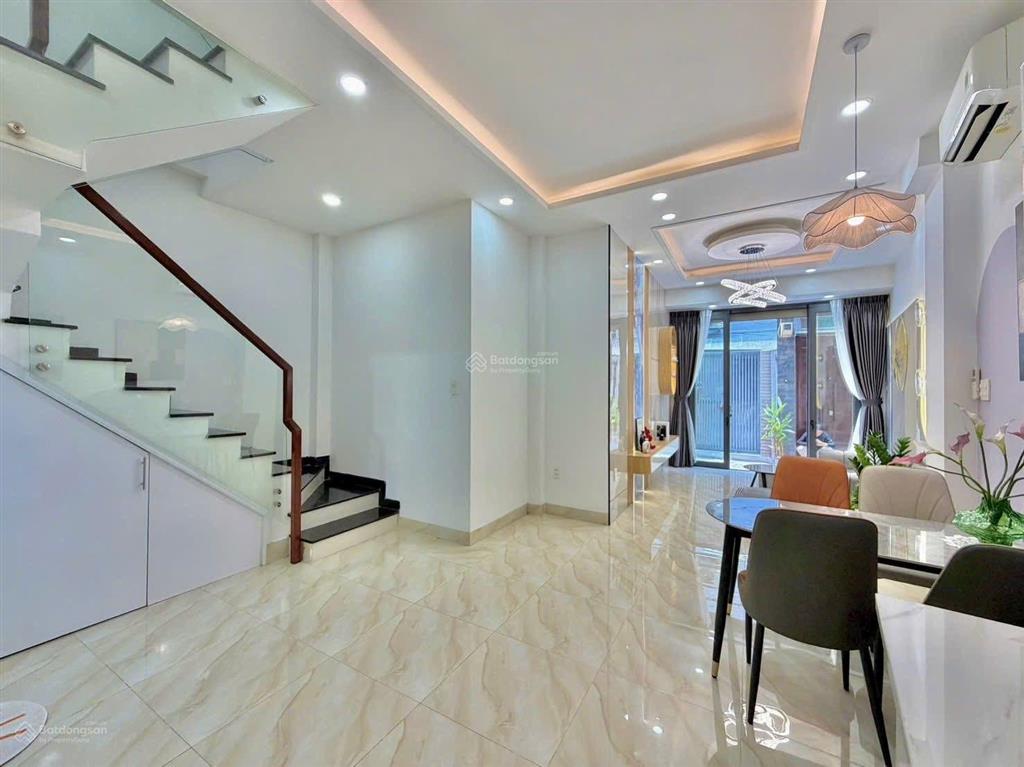 Bán nhà đẹp khu dân trí cao đường lê văn sỹ quận 3 khu vực đáng sống