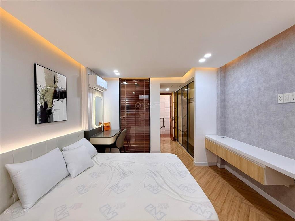 Khu vip phan xích long,sát hẻm xe tải
kế bên bv hoàn mỹ, dân cư tốt