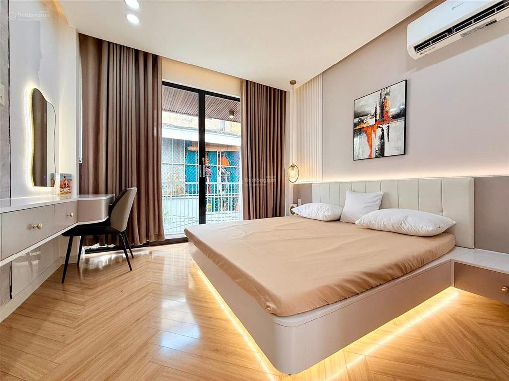Khu vip phan xích long,sát hẻm xe tải
kế bên bv hoàn mỹ, dân cư tốt