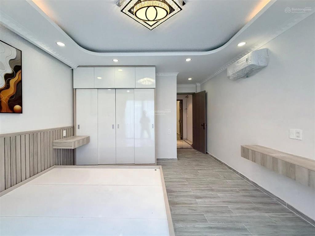 Nguyễn văn trỗi  xe hơi ngủ trong nhà khu đồng bộ cao tầng hiếm