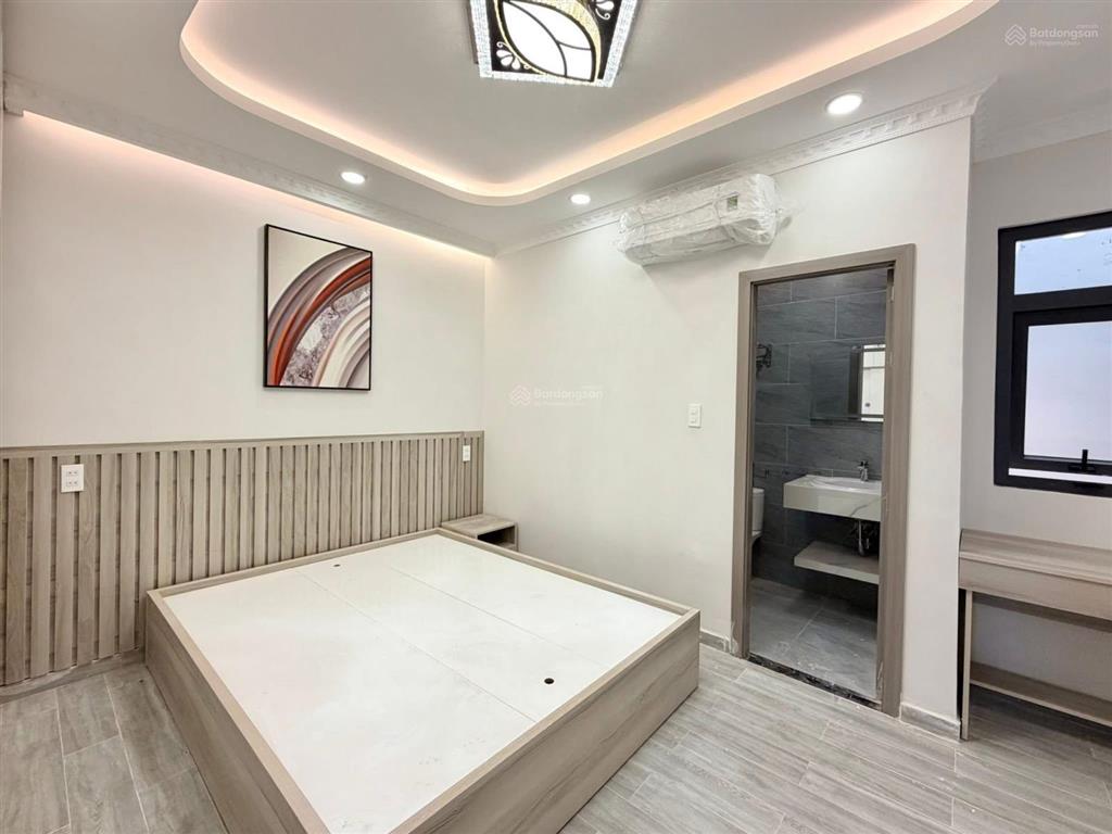 Nguyễn văn trỗi  xe hơi ngủ trong nhà khu đồng bộ cao tầng hiếm