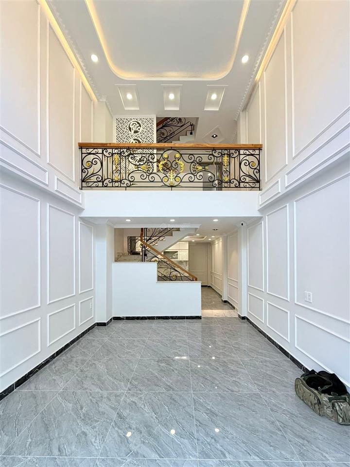 Nguyễn văn trỗi  xe hơi ngủ trong nhà khu đồng bộ cao tầng hiếm