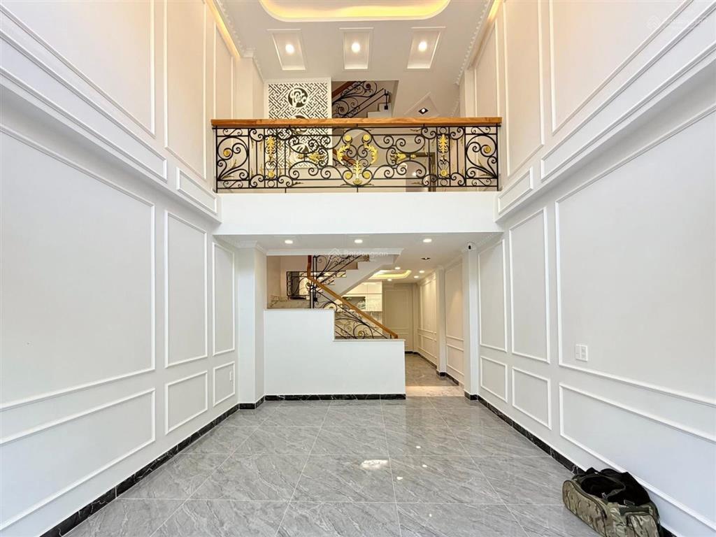 Nguyễn văn trỗi  xe hơi ngủ trong nhà khu đồng bộ cao tầng hiếm