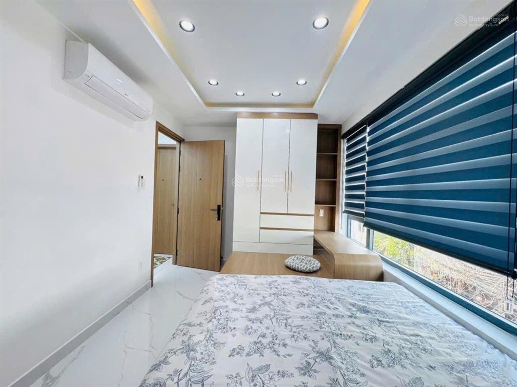 Bán nhà đẹp xe hơi ngủ trong nhà,dân trí cao, nằm giữa bv 175 và đại học công nghiệp