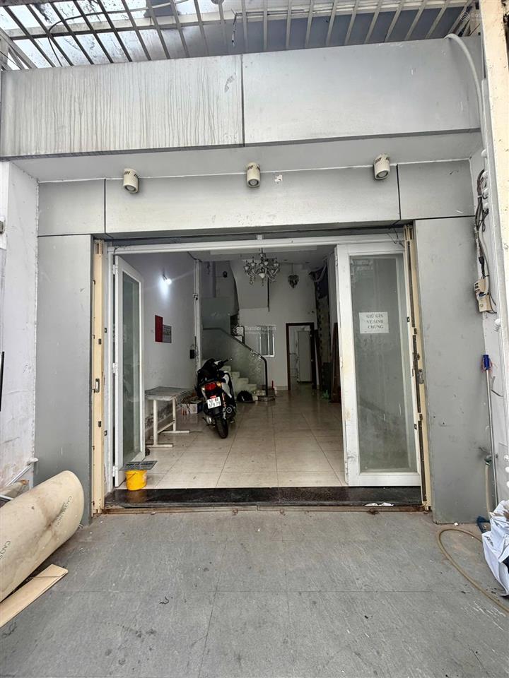 Bán nhà sát mặt tiền, 8 phòng ngủ, cho thuê cực tốt