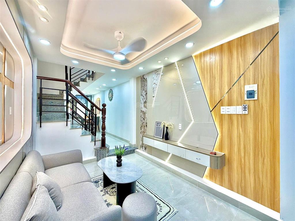 Nhà 5 phòng ngủ, sát mặt tiền nguyễn trọng tuyển phú nhuận