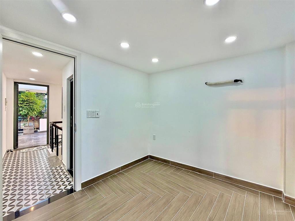 Nhà 5 phòng ngủ, sát mặt tiền nguyễn trọng tuyển phú nhuận