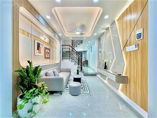 Nhà 5 phòng ngủ, sát mặt tiền nguyễn trọng tuyển phú nhuận