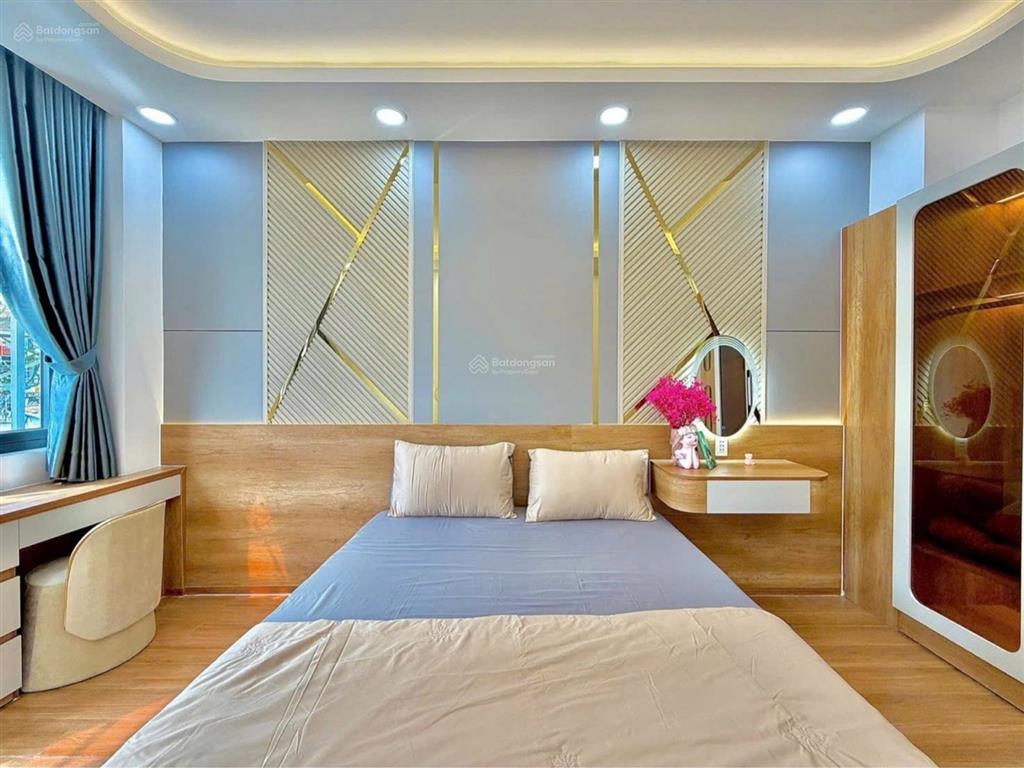 Bán nhà phan xích long, hẻm xe hơi né, dân trí cao tiện ích