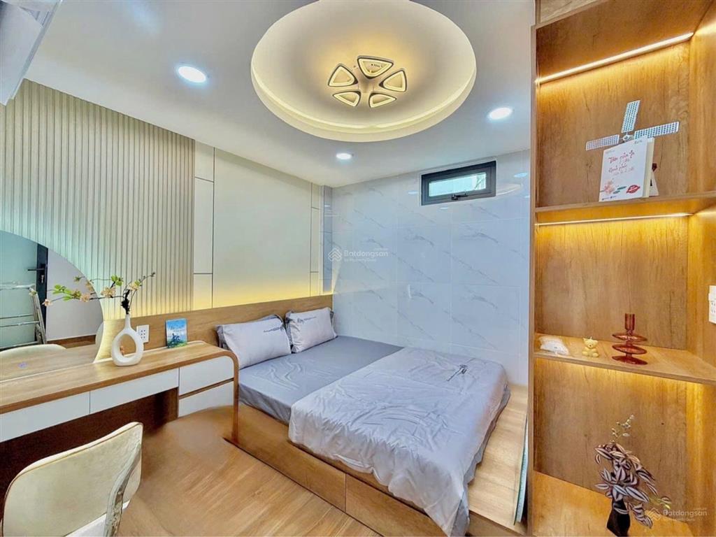 Bán nhà phan xích long, hẻm xe hơi né, dân trí cao tiện ích