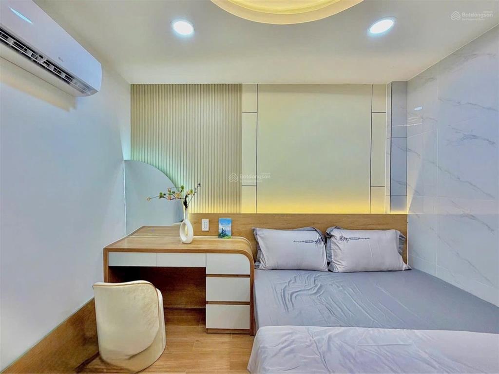 Bán nhà phan xích long, hẻm xe hơi né, dân trí cao tiện ích