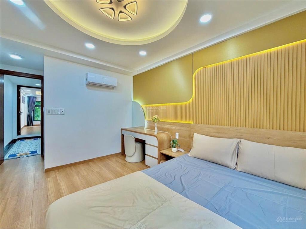 Bán nhà phan xích long, hẻm xe hơi né, dân trí cao tiện ích