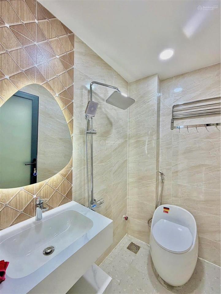 Bán nhà phan xích long, hẻm xe hơi né, dân trí cao tiện ích