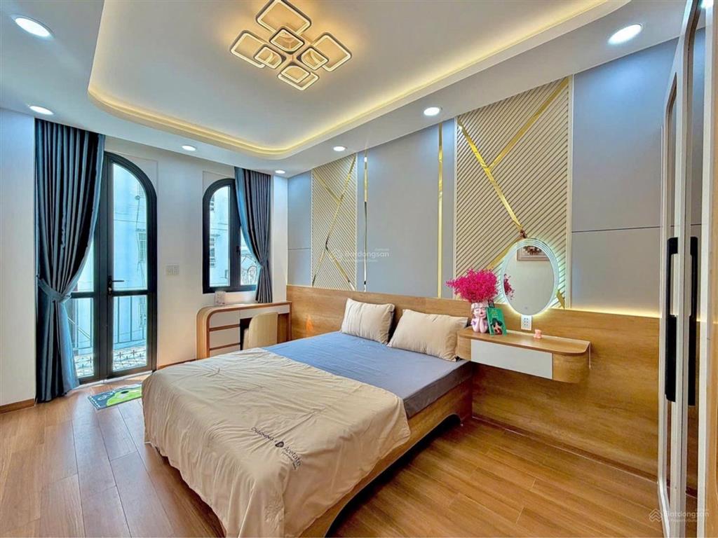 Bán nhà phan xích long, hẻm xe hơi né, dân trí cao tiện ích