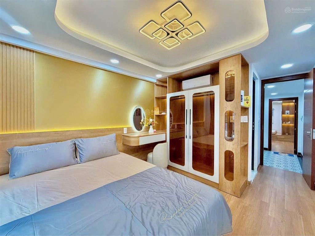Bán nhà phan xích long, hẻm xe hơi né, dân trí cao tiện ích