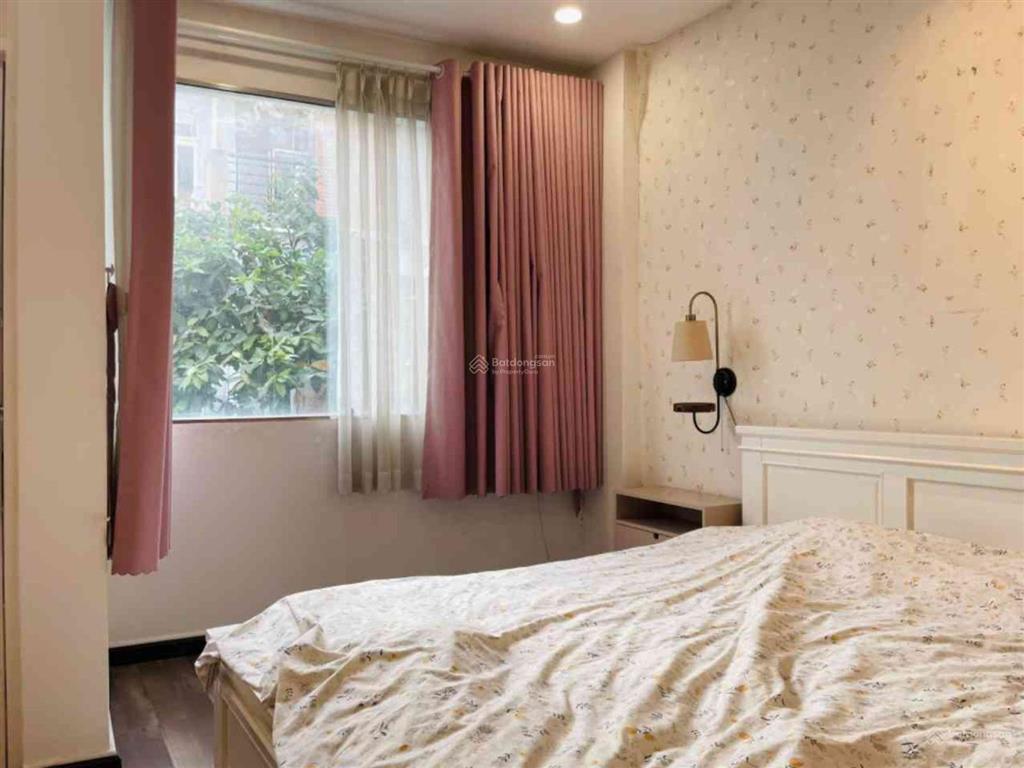 Hẻm nhựa 5m, sát mặt tiền, khu cao tầng dân trí