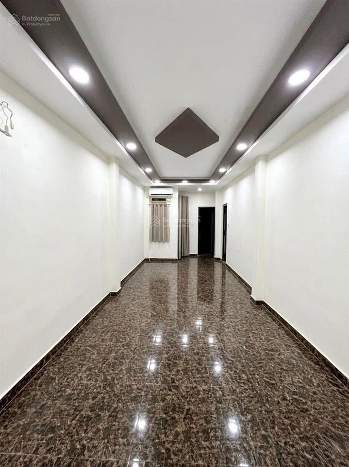 Sát mặt tiền nguyễn trọng tuyển. nhà 5 tầng, 5 phòng ngủ
