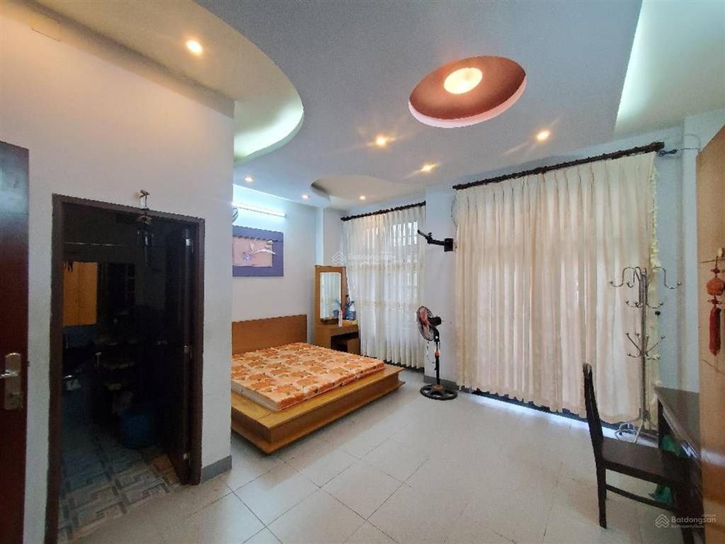 Trung tâm phú nhuận, chỉ 150 triệu/m2, ngang hiếm 5.5m. hẻm xe hơi
