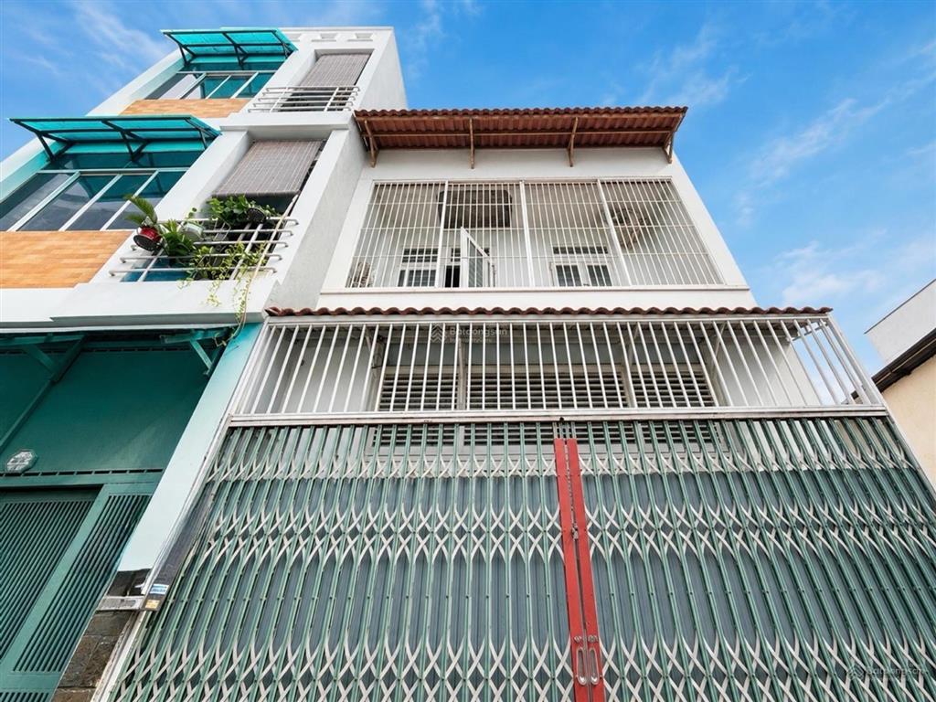 Giá tốt. ngang 5m vuông vức, hẻm 3.5m sát mặt tiền. khu vực dân trí