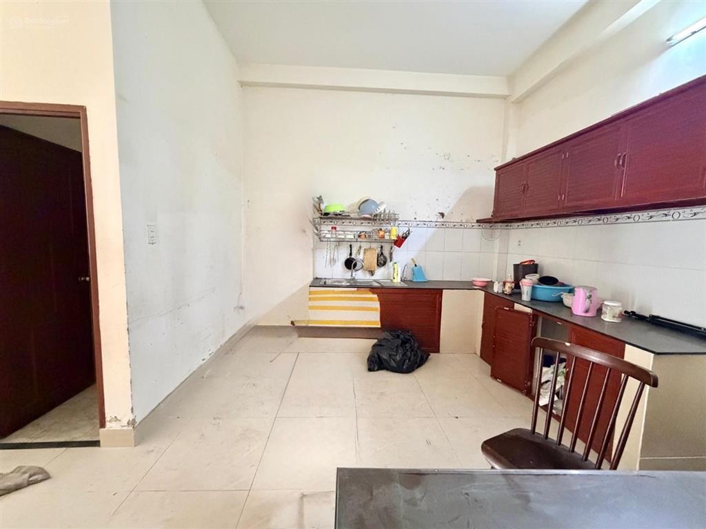 Giá tốt. ngang 5m vuông vức, hẻm 3.5m sát mặt tiền. khu vực dân trí