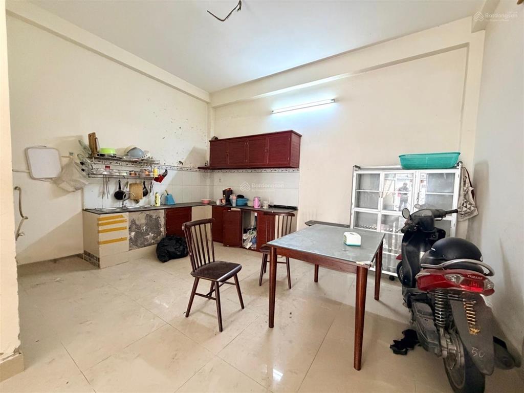 Giá tốt. ngang 5m vuông vức, hẻm 3.5m sát mặt tiền. khu vực dân trí