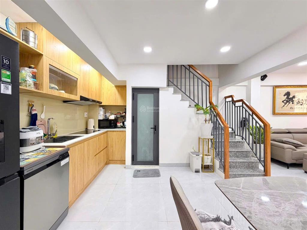 Khu vực hiếm nhà bán, kế bên quận 1, đường điện biên phủ