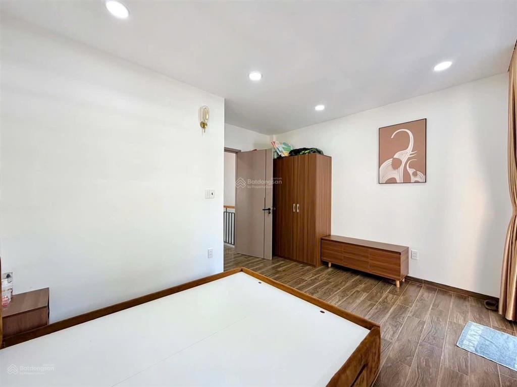 Khu vực hiếm nhà bán, kế bên quận 1, đường điện biên phủ
