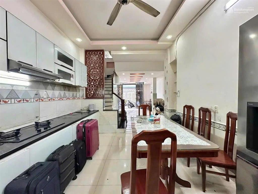 Xe hơi 7 chỗ vào nhà, nhà đẹp phường 8 phú nhuận, dân trí cao