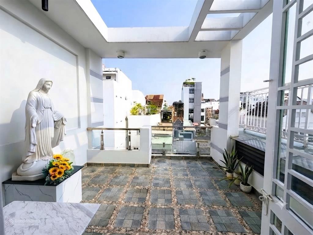 Xe hơi 7 chỗ vào nhà, nhà đẹp phường 8 phú nhuận, dân trí cao