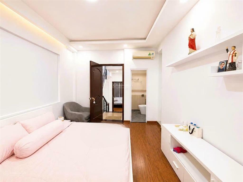 Xe hơi 7 chỗ vào nhà, nhà đẹp phường 8 phú nhuận, dân trí cao