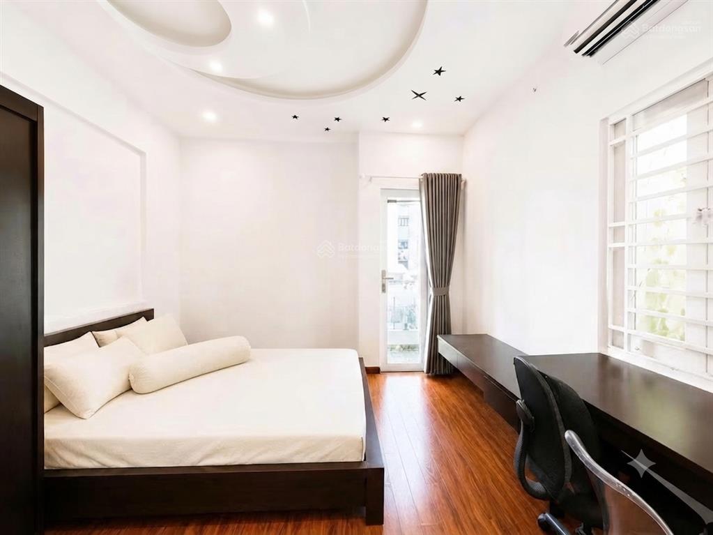 Xe hơi 7 chỗ vào nhà, nhà đẹp phường 8 phú nhuận, dân trí cao