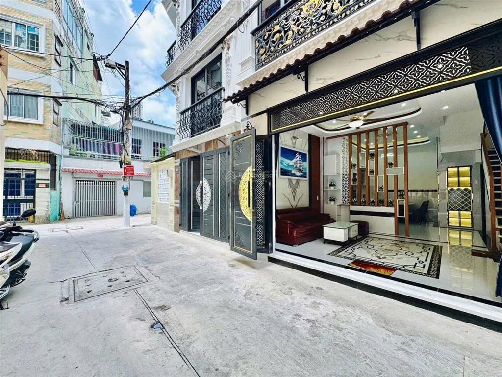 Xe hơi 7 chỗ vào nhà, kế bên đh công nghiệp hcm, khu dân trí