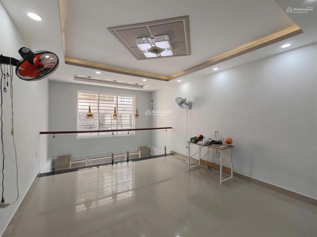 Nhà đẹp sát bên bv 175, đại học công nghiệp. khu dân trí cao