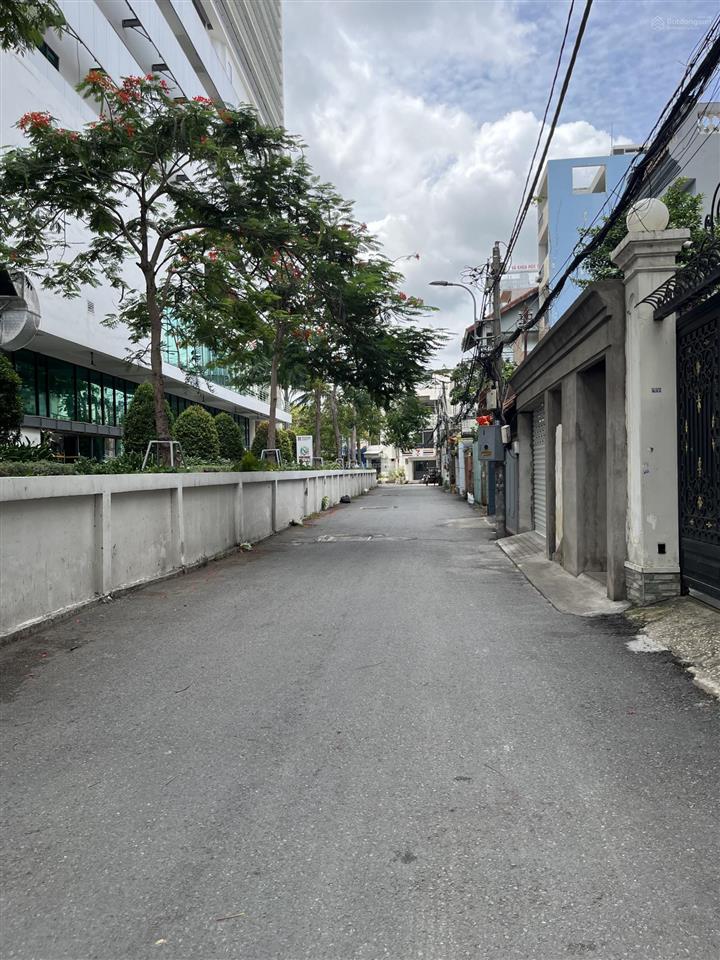 Bán nhà sát bên hông đại học hồng bàng, đường điện biên phủ, sát quận 1