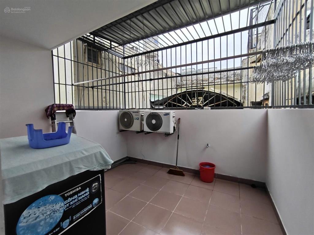 Chính chủ bán nhà sát mặt tiền huỳnh văn bánh, giáp quận 1