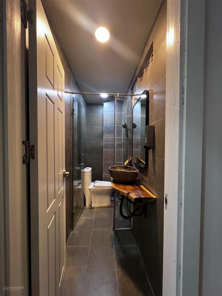 Bán nhà vị trí đẹp đường đặng văn ngữ, phú nhuận, sát mặt tiền