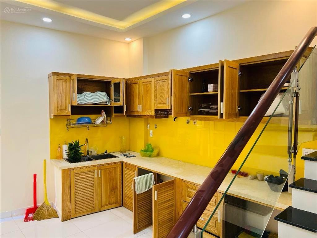 Bán nhà đường bạch đằng, 45m2 vuông vức, xe hơi đậu sát nhà