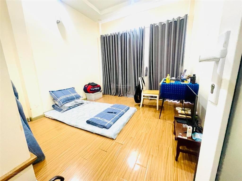 Bán nhà đường bạch đằng, 45m2 vuông vức, xe hơi đậu sát nhà