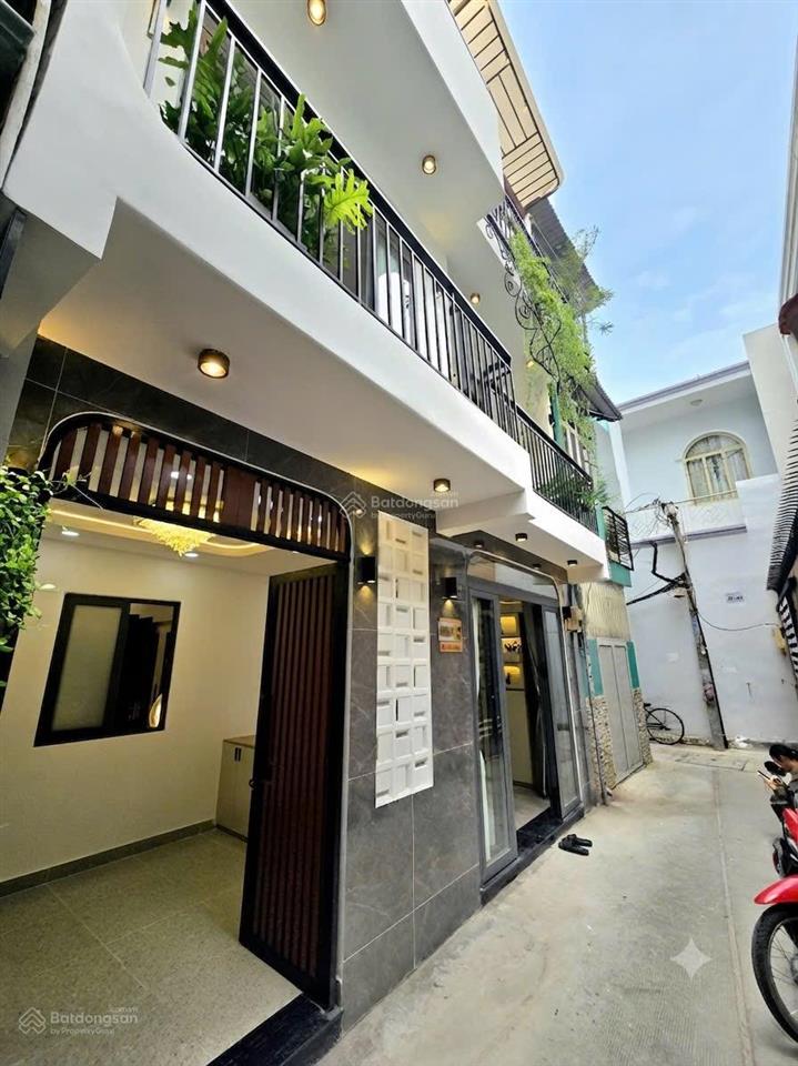Bán nhà mới, ngang 8m, ngay trung tâm bình thạnh, sát mặt tiền