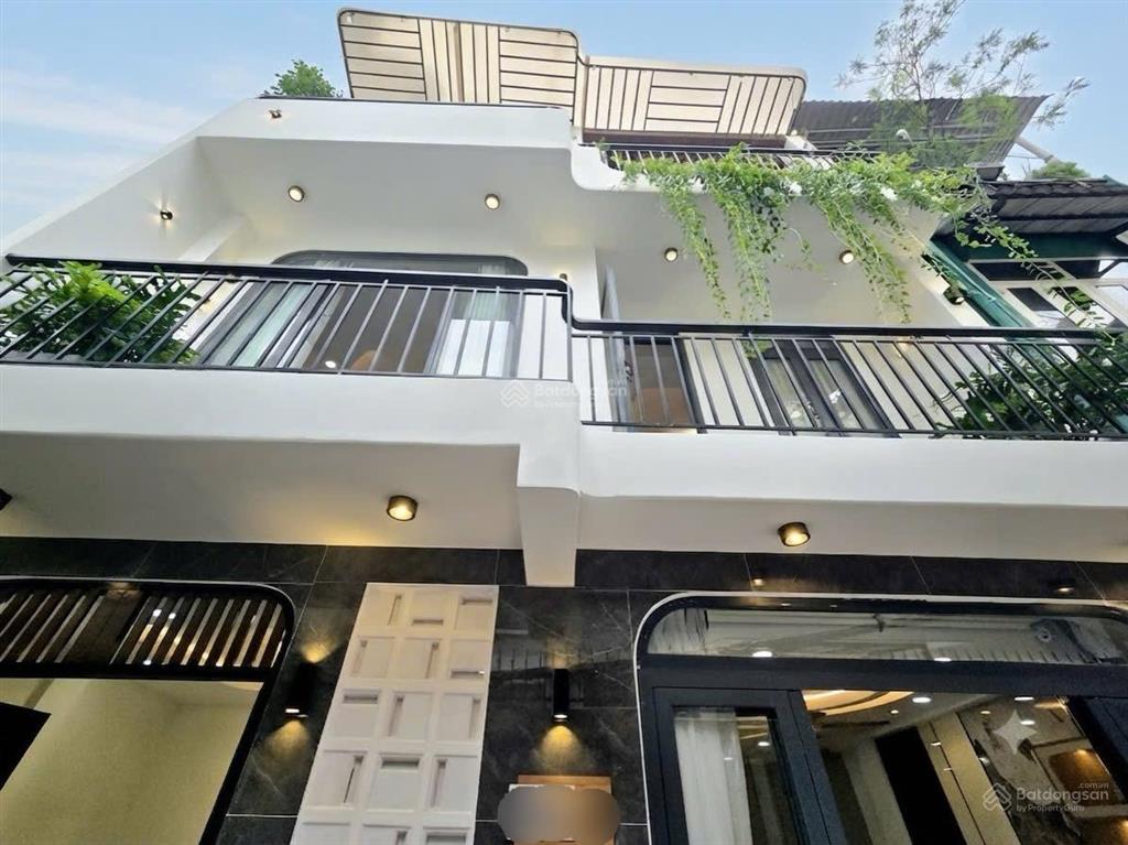 Bán nhà mới, ngang 8m, ngay trung tâm bình thạnh, sát mặt tiền