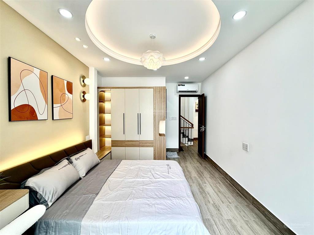 Bán nhà mới, ngang 8m, ngay trung tâm bình thạnh, sát mặt tiền