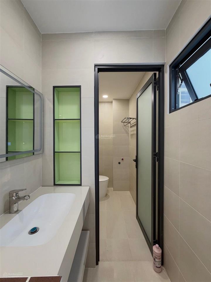 Nhà mới phan xích long vào ở ngay, hẻm 4m