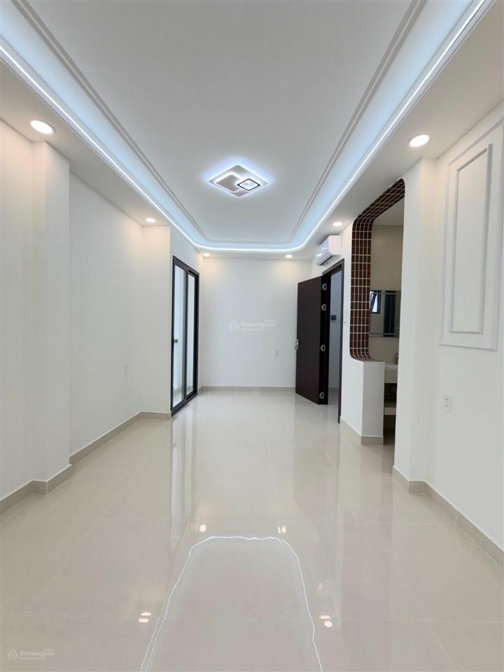 Nhà mới phan xích long vào ở ngay, hẻm 4m