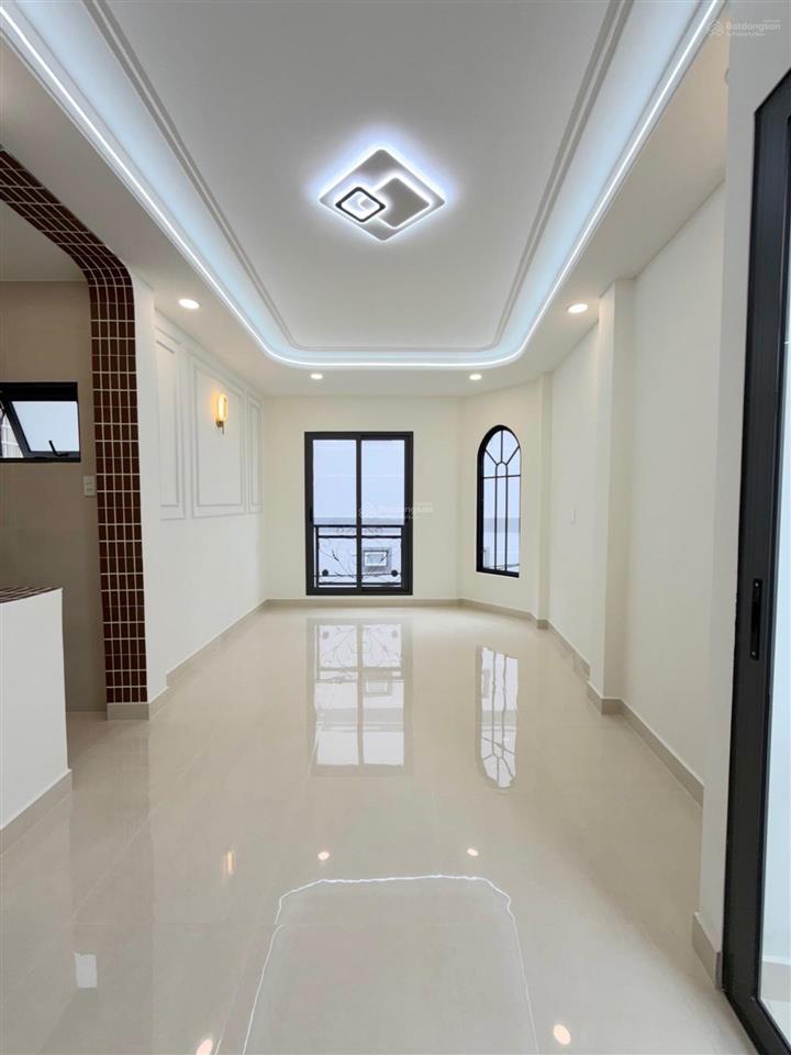 Nhà mới phan xích long vào ở ngay, hẻm 4m