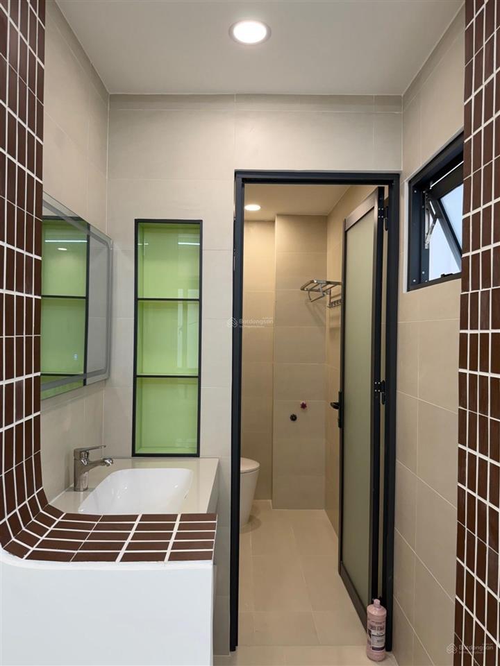 Nhà mới phan xích long vào ở ngay, hẻm 4m