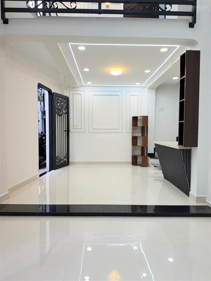 Nhà mới phan xích long vào ở ngay, hẻm 4m