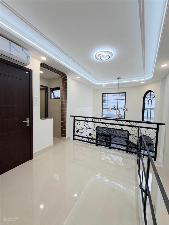 Nhà mới phan xích long vào ở ngay, hẻm 4m